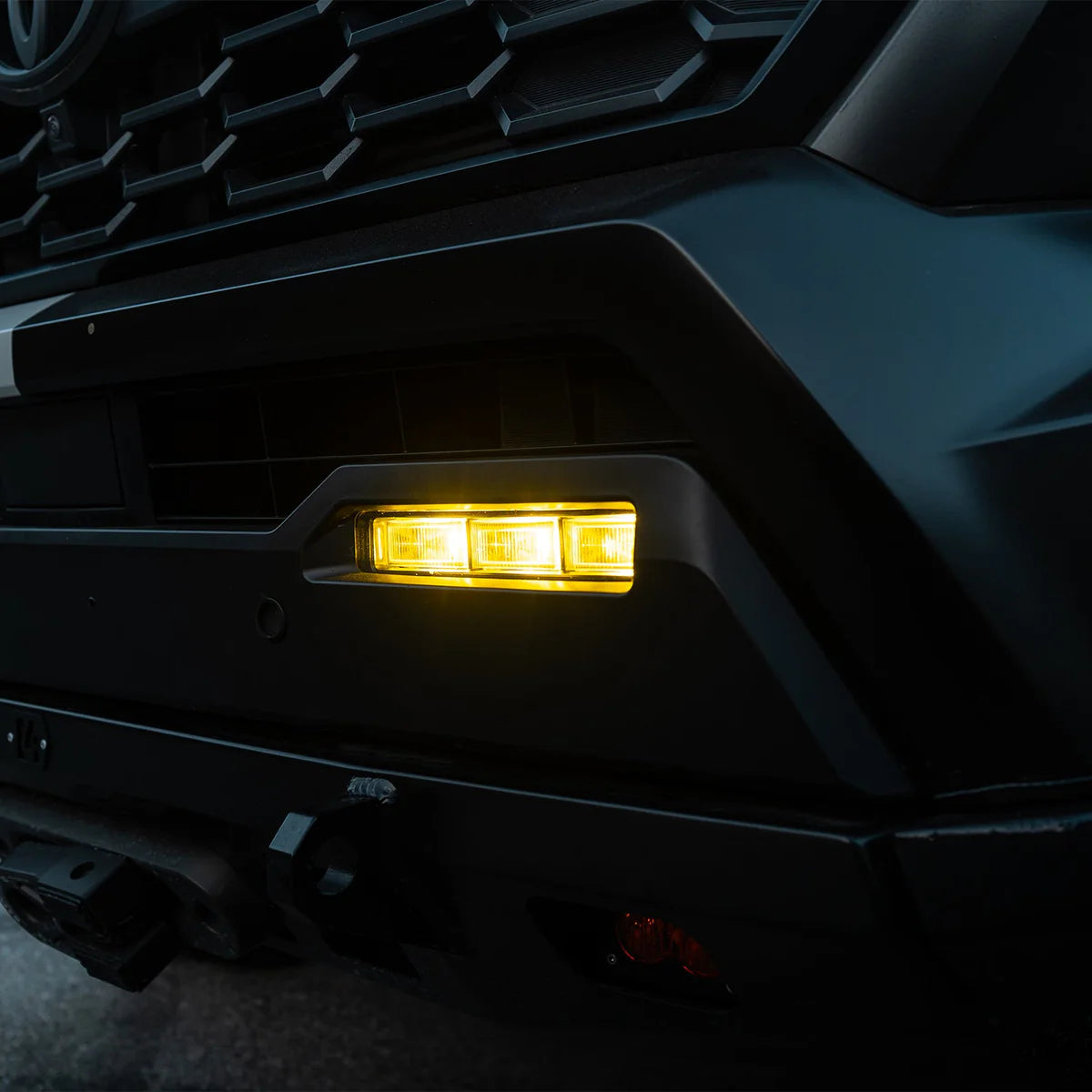 White + Amber Fog Lights w/ Sequential Turn Signal for 2025+ 4Runner