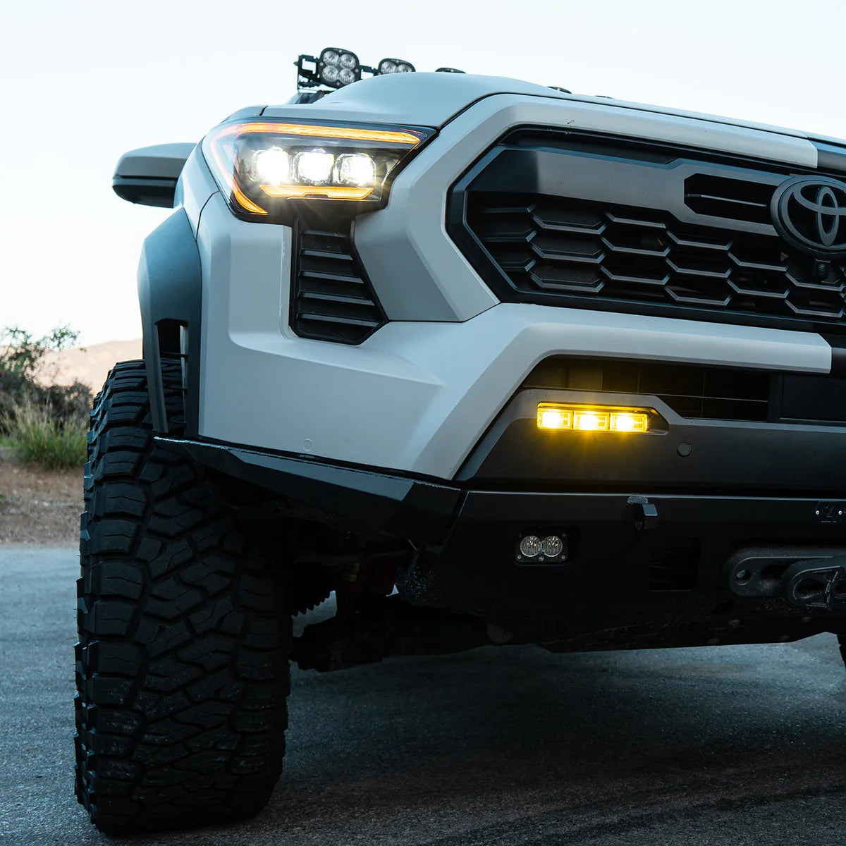 White + Amber Fog Lights w/ Sequential Turn Signal for 2022+ Tundra
