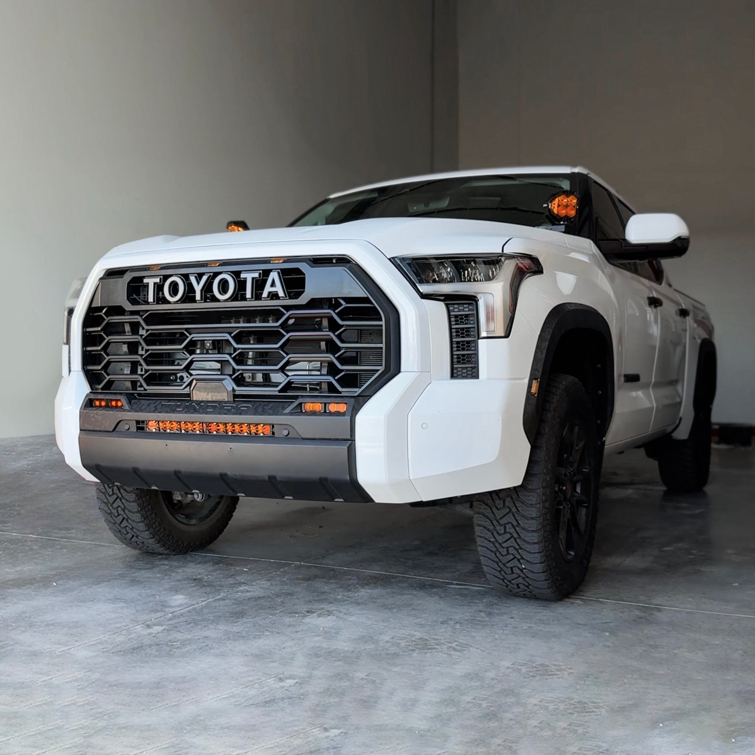 OEM Tundra Pro Grille + Elite Series Marker Lights