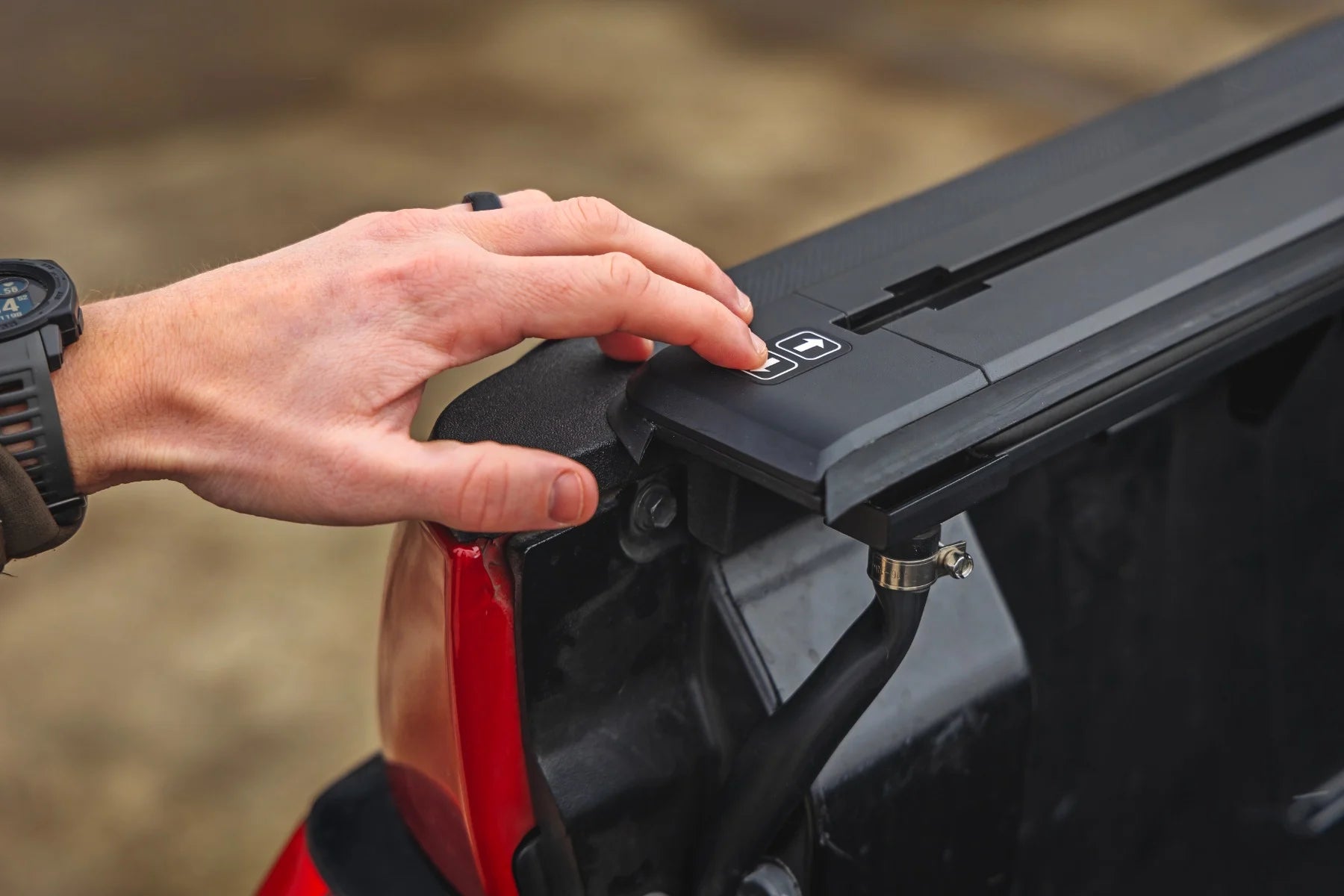 Power Retractable Bed Cover with T-Slots for Bed Racks