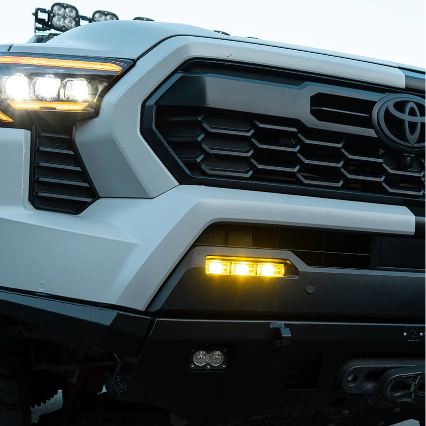 White + Amber Fog Lights w/ Sequential Turn Signal for 2024+ Tacoma
