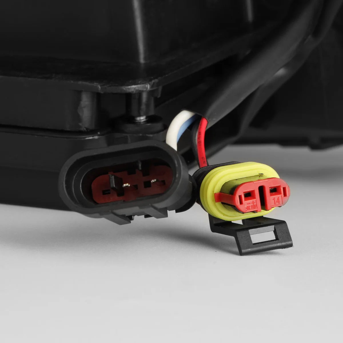 LUXX-Series LED Projector Headlights Alpha-Black for 2025+ 4Runner