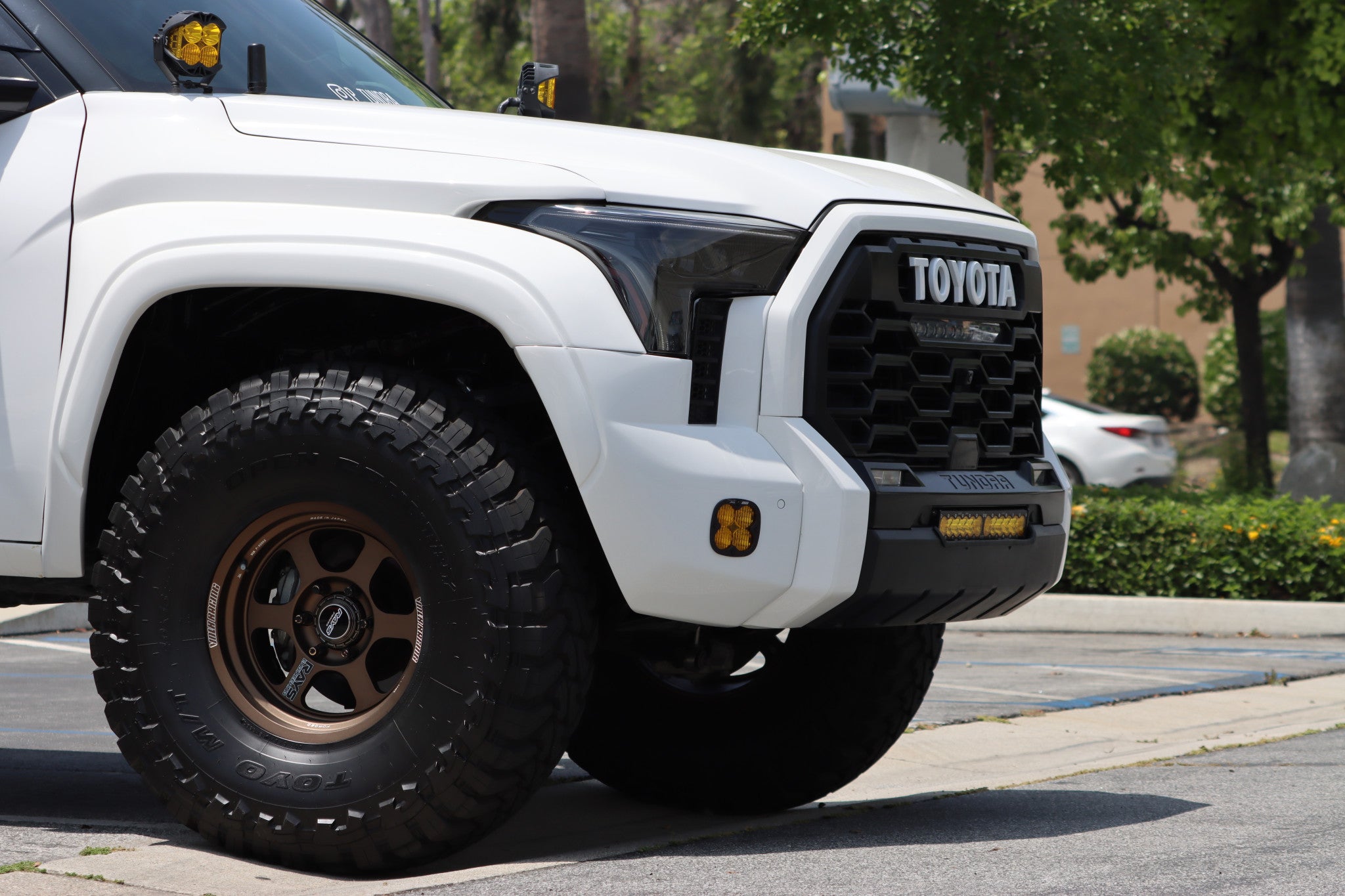 LUXX Series Projector Headlights - Black