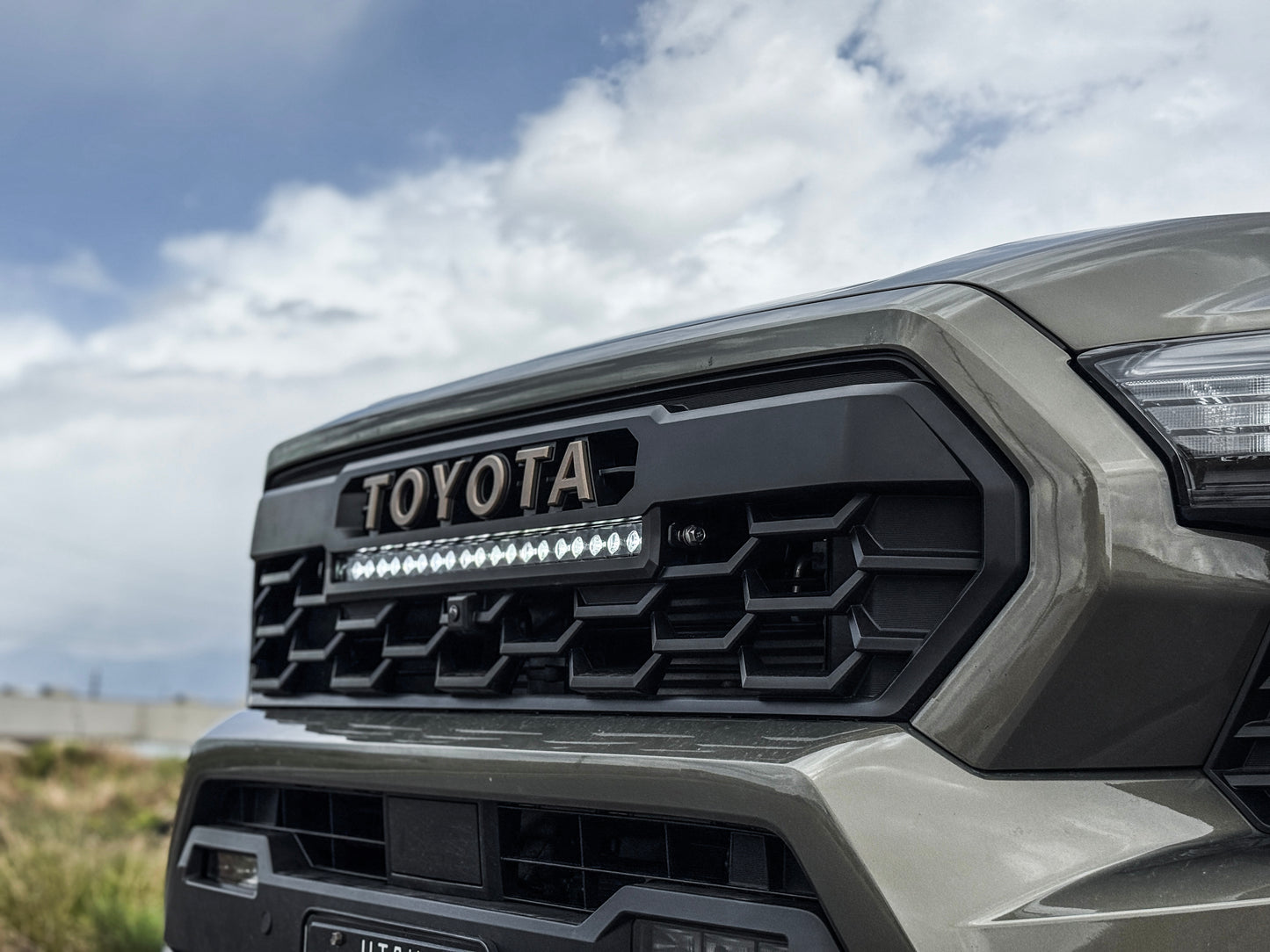 Rough Country 20" Light Bar Kit for 2024+ Tacoma Grille