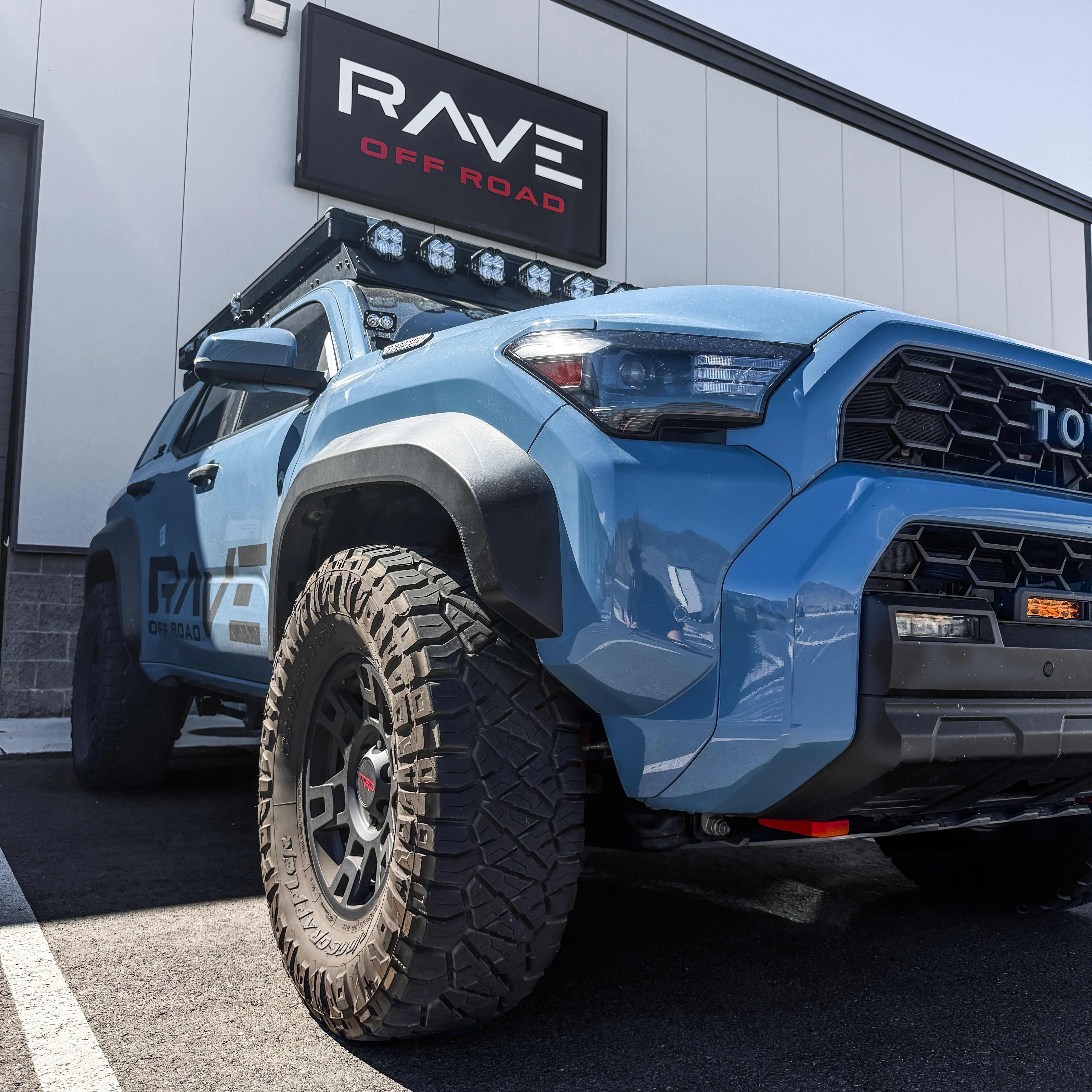 Trailhunter/TRD Pro Fender Flares + Viper Bumper Kit for 2025+ 4Runner