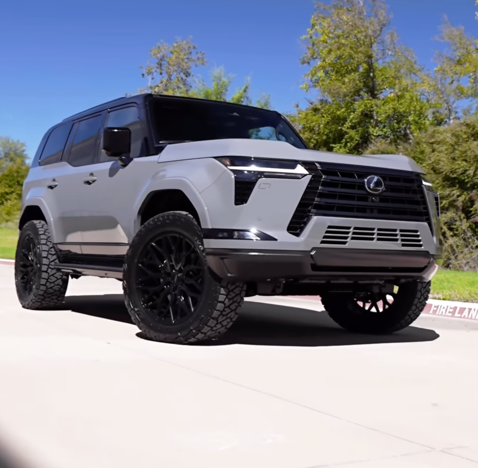 Lexus GX550 – Rave Off Road