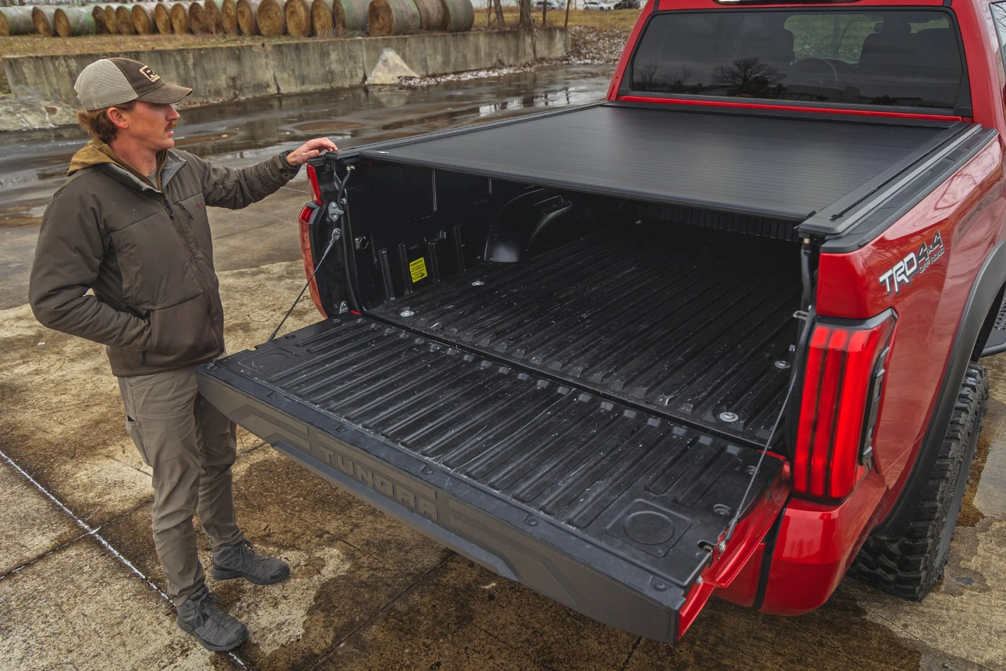 Power Retractable Bed Cover with T-Slots for Bed Racks