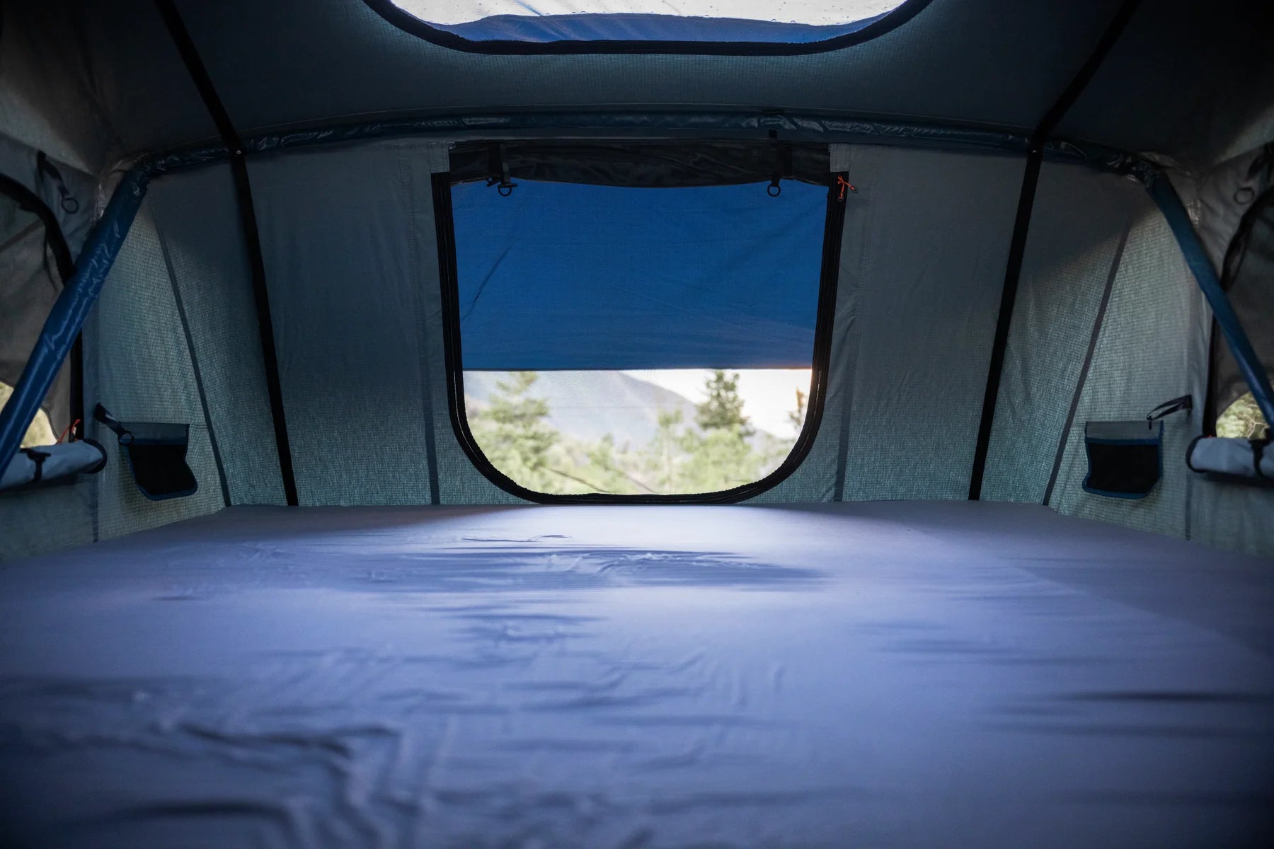 ROAM Vagabond XL Rooftop Tent