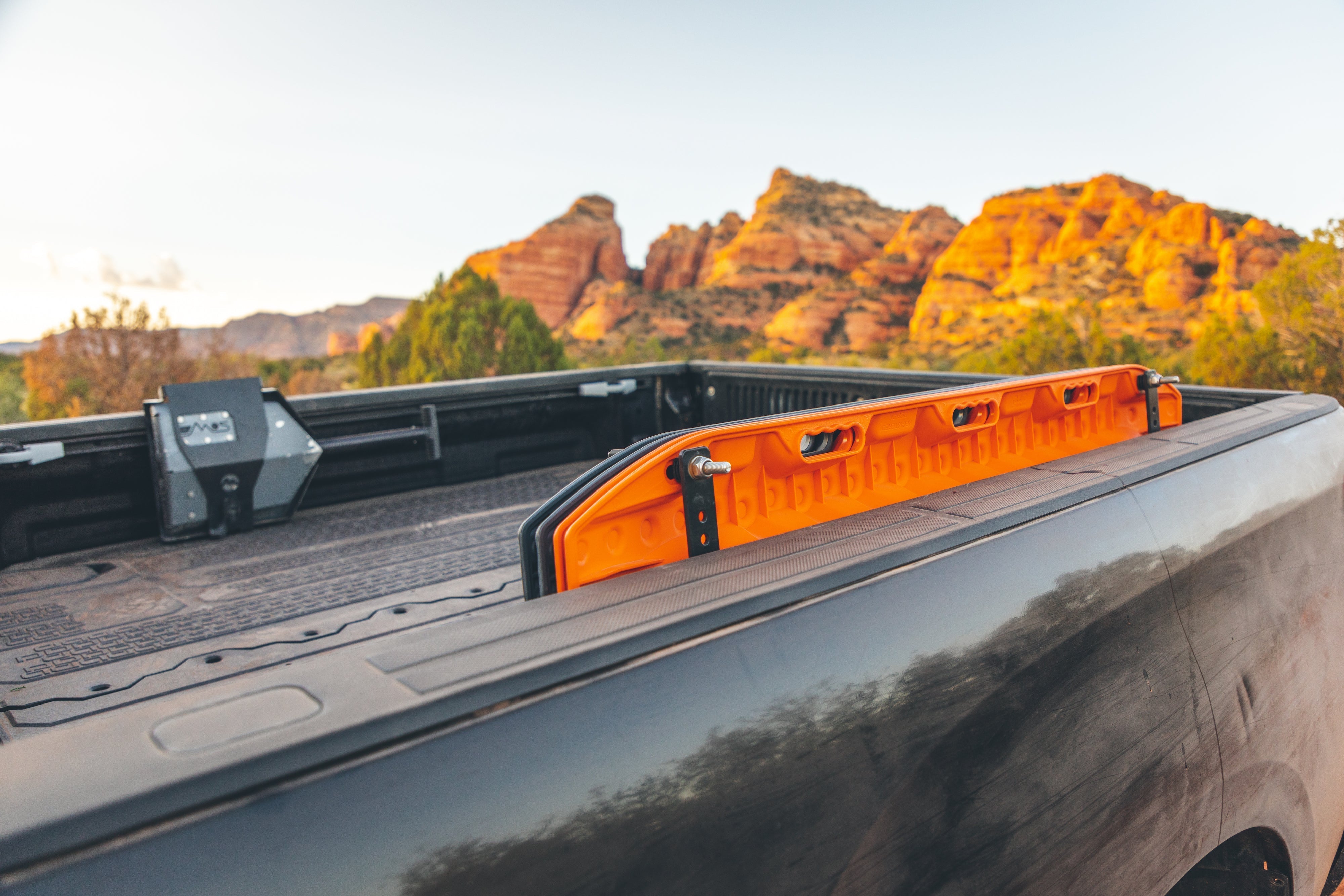 Overland Kitted Flat Mounting Bars